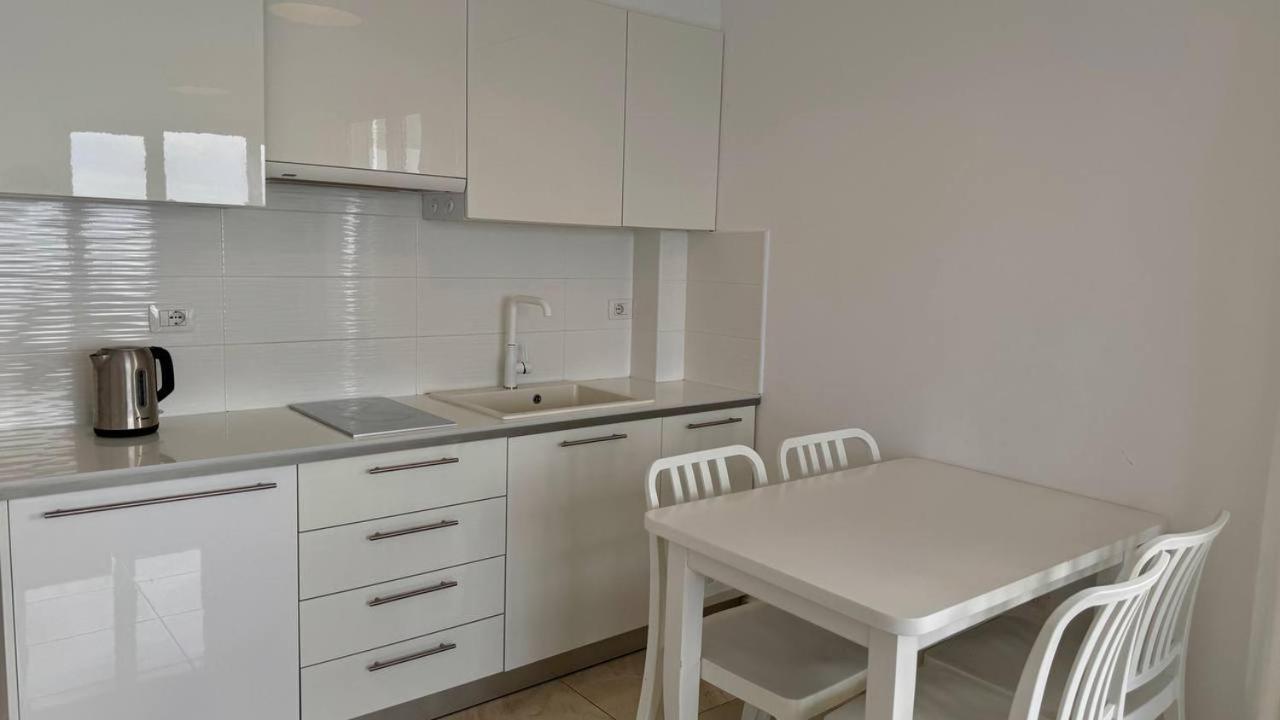 Apartament White Sea View *