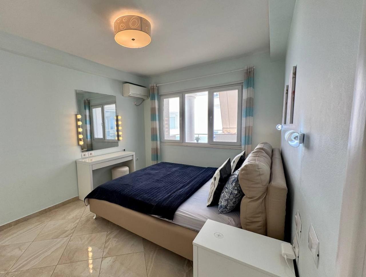 White Sea View Apartament